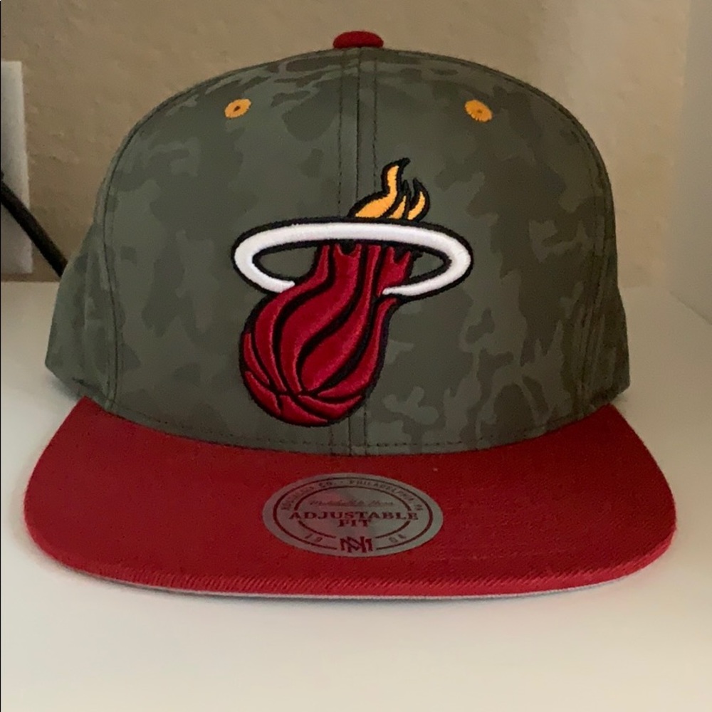 Mitchell and Ness Miami Heat SnapBack hat
